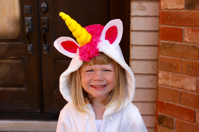 TheInspiredHome.org // DIY Fluffy Unicorn Costume - Despicable Me